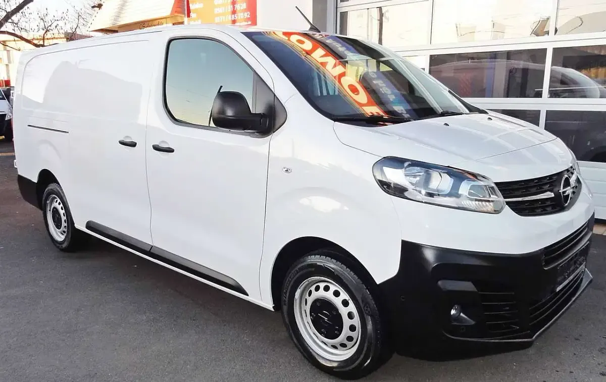 Gebraucht Opel Vivaro-e Combi 144 PS (105 kW) 2022 Weiß Van / Kleinbus