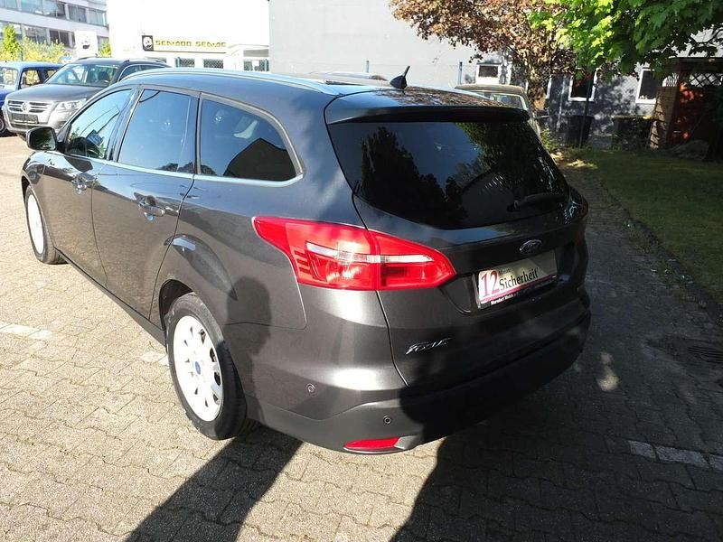 Używany Ford Focus Titanium 125 KM (91 kW) 2016 Szary Kombi