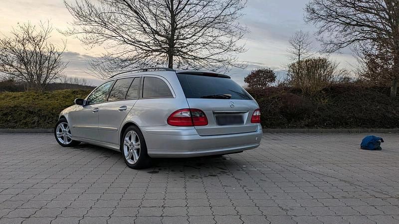 Gebraucht Mercedes E200 Avantgarde 163 PS (119 kW) 2004 Silber Kombi