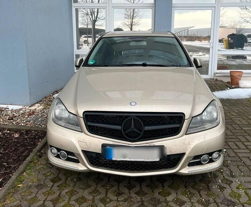 Gebraucht Mercedes C180 156 PS (114 kW) 2011 Beige Limousine