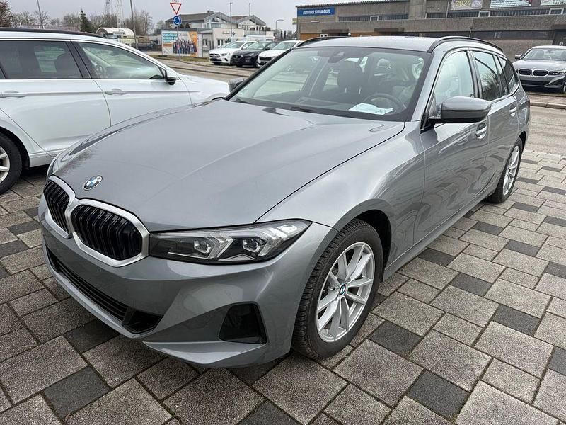 Gebraucht BMW 320 190 PS (139 kW) 2023 Grau Kombi