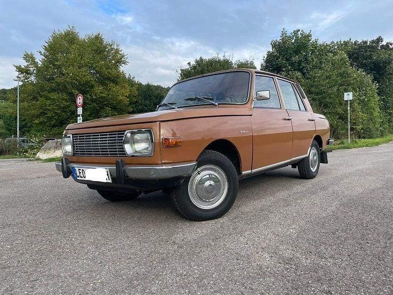 Braun Gebraucht 1978 Wartburg 353 Limousine | 7.400 € - Bild 1/4