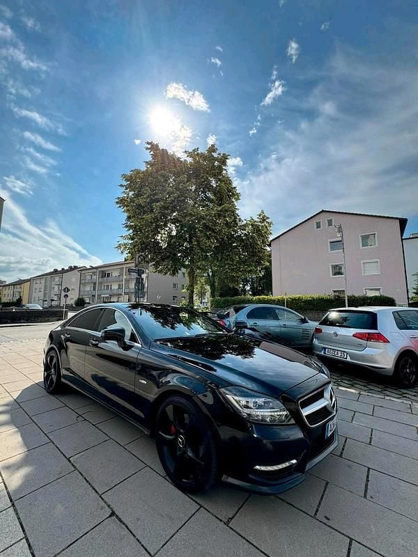 Schwarz Gebraucht 2011 Mercedes CLS350 AMG line Limousine | 11.999 € (Guter Preis) - Bild 1/4