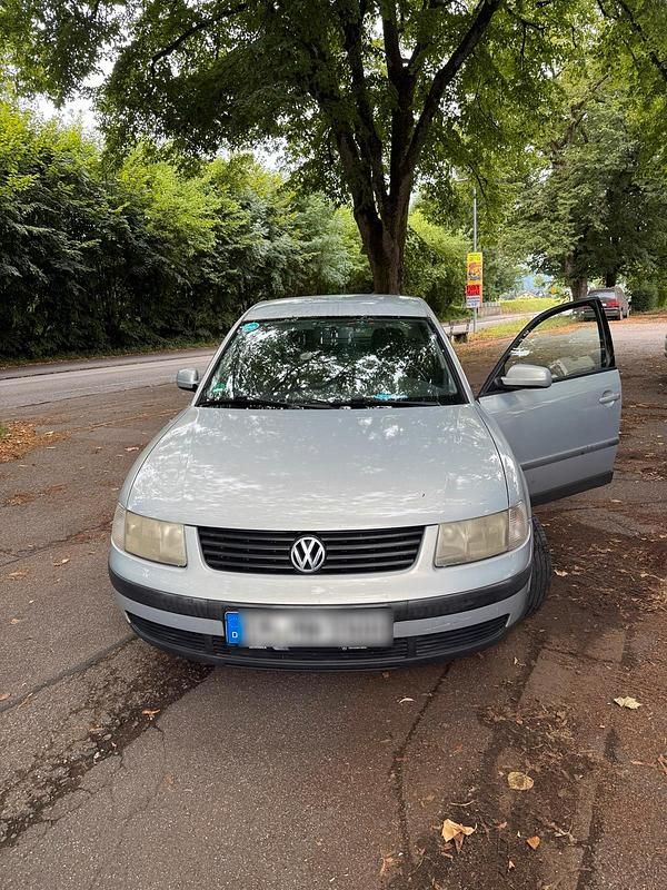 Silber Gebraucht 1999 VW Passat Limousine | 800 € (Guter Preis) - Bild 1/4