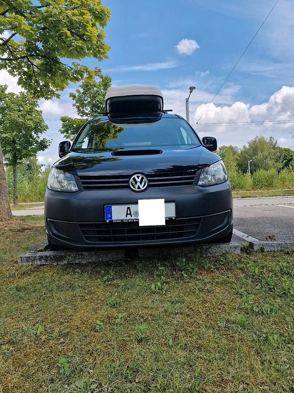 Schwarz Gebraucht 2014 VW Caddy Maxi Van / Kleinbus | 8.888 € (Etwas zu teuer) - Bild 1/4