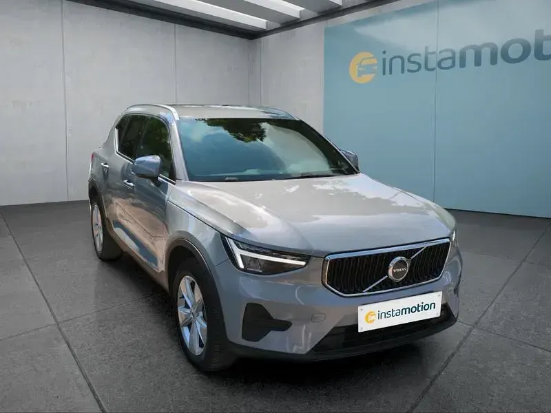 Gebraucht Volvo XC40 Core 163 PS (119 kW) 2024 Grau SUV