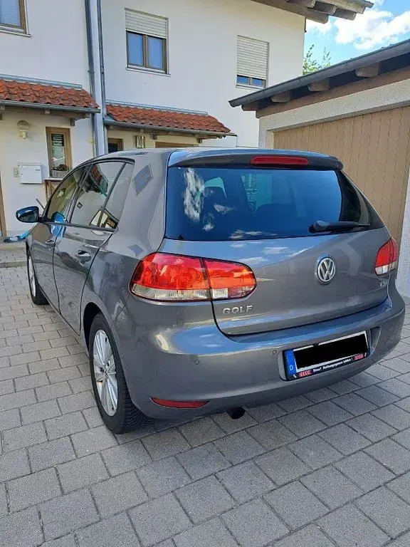 Gebraucht VW Golf VI Style 105 PS (77 kW) 2011 Grau Kleinwagen