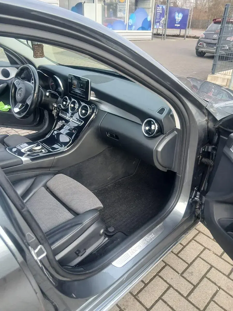 Gebraucht Mercedes C200 Edition 184 PS (135 kW) 2016 Grau Limousine