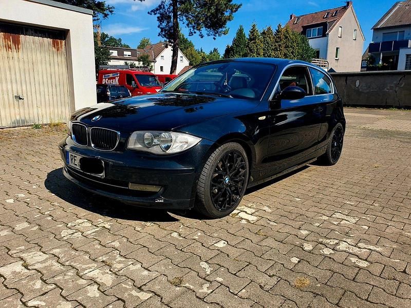 Schwarz Gebraucht 2009 BMW 118 Coupé Coupé | 2.399 € (Fairer Preis) - Bild 1/4