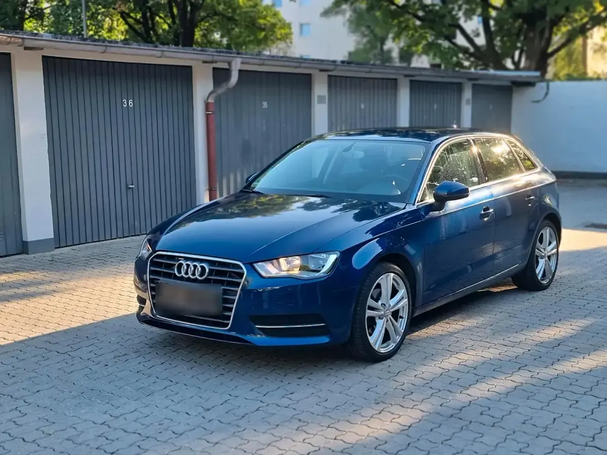 Gebraucht Audi A3 150 PS (110 kW) 2014 Blau Limousine