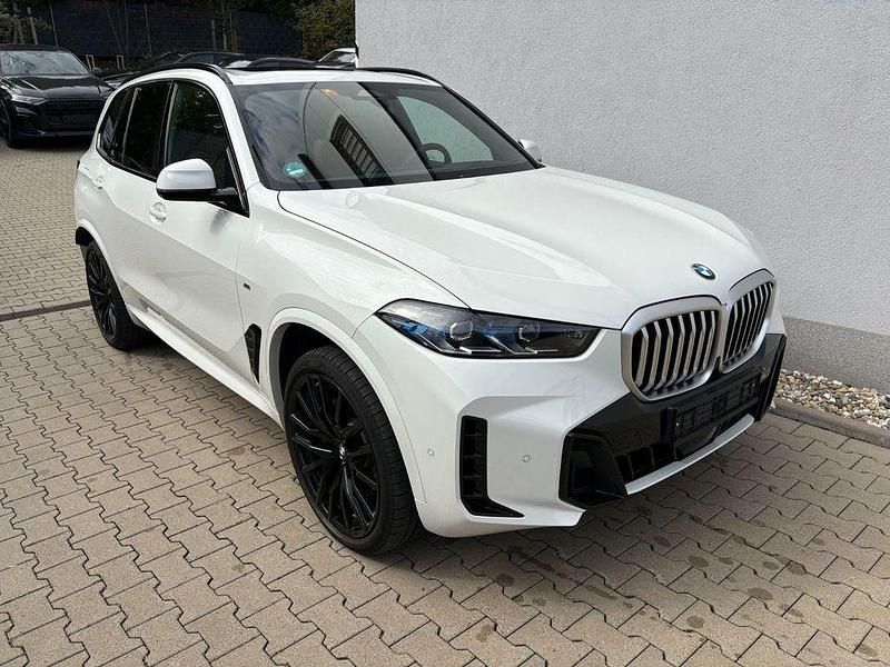 Gebraucht BMW X5 M Sport 298 PS (219 kW) 2025 Weiß SUV
