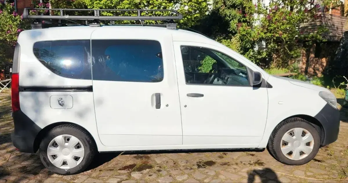 Gebraucht Dacia Dokker 102 PS (75 kW) 2017 Weiß Van / Kleinbus