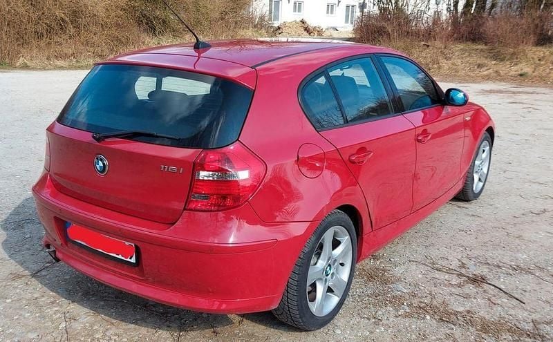 Gebraucht BMW 116 122 PS (89 kW) 2008 Rot Kleinwagen