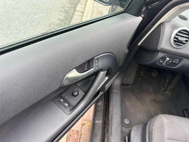 Second-hand Audi A3 Attraction 125 CP (91 kW) 2009 Negru Hatchback