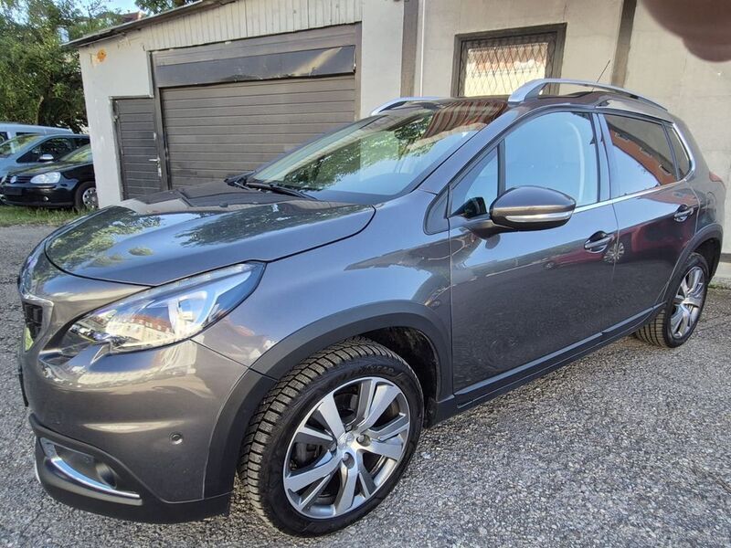 Grau Gebraucht 2018 Peugeot 2008 Allure SUV | 10.490 € (Fairer Preis) - Bild 1/4