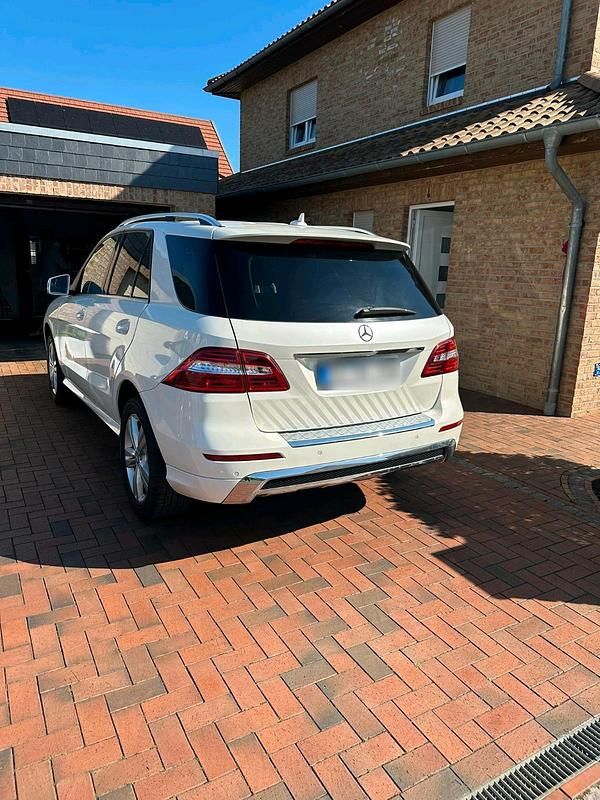 Gebraucht Mercedes ML350 258 PS (189 kW) 2013 Weiß SUV