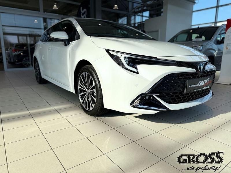 Gebraucht Toyota Corolla Team 196 PS (144 kW) 2024 Weiss Kombi