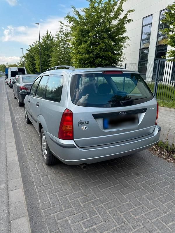 Usata Ford Focus 116 CV (85 kW) 2004 Argento Station wagon