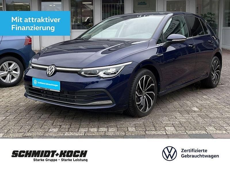 Blau Gebraucht 2024 VW Golf VIII Style Limousine | 34.995 € (Teuer) - Bild 1/4