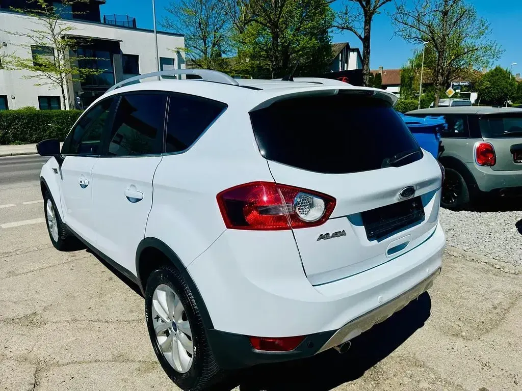 Gebraucht Ford Kuga Titanium 140 PS (102 kW) 2011 Weiß SUV