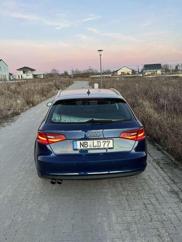 Gebraucht Audi A3 Ambition 140 PS (102 kW) 2014 Blau Kleinwagen