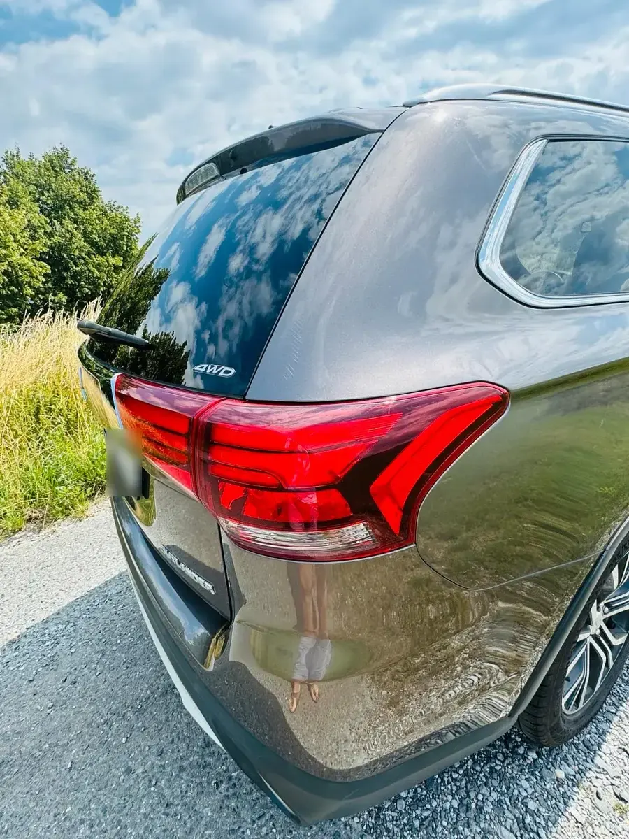 Gebraucht Mitsubishi Outlander Edition 150 PS (110 kW) 2018 Braun SUV