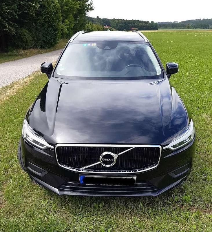 Schwarz Gebraucht 2018 Volvo XC60 Momentum SUV | 22.900 € (Fairer Preis) - Bild 1/4