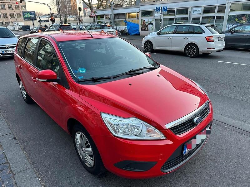 Gebraucht Ford Focus Style 101 PS (74 kW) 2009 Rot Kombi