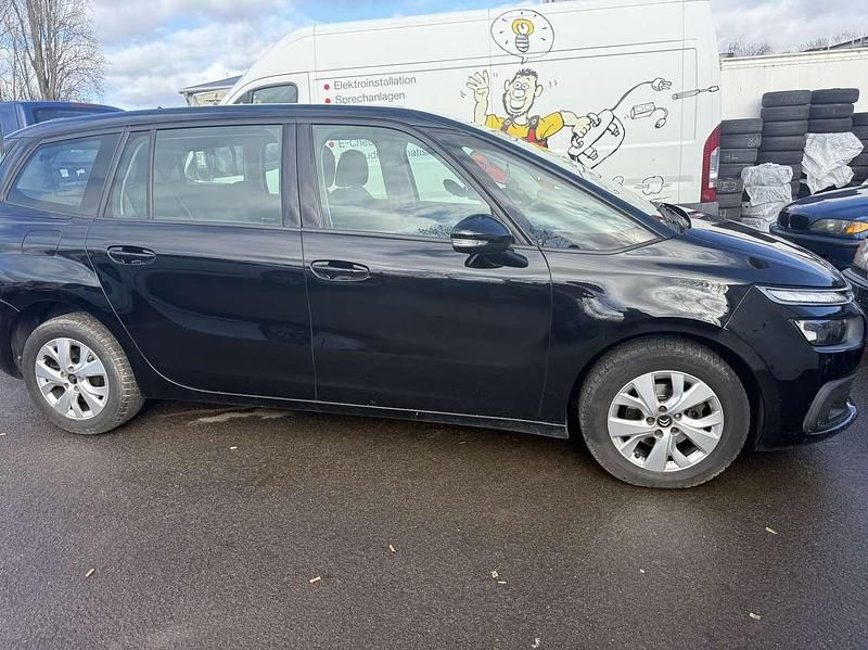 Lack onyx schwarz/flach Gebraucht 2016 Citroën C4 SpaceTourer Feel Van / Kleinbus | 7.500 € (Etwas zu teuer) - Bild 1/4