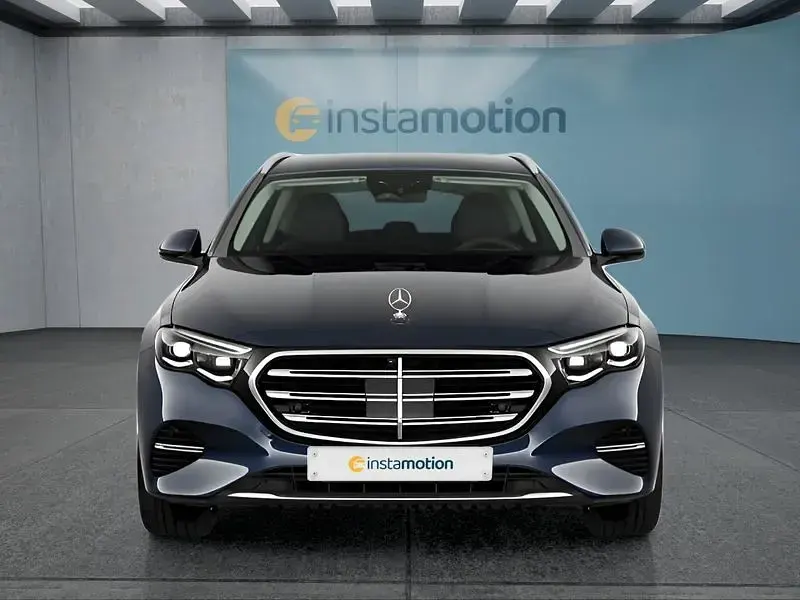 Gebraucht Mercedes E200 204 PS (150 kW) 2023 Blau Kombi