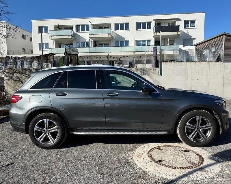 Gebraucht Mercedes GLC250 211 PS (155 kW) 2019 Grau SUV