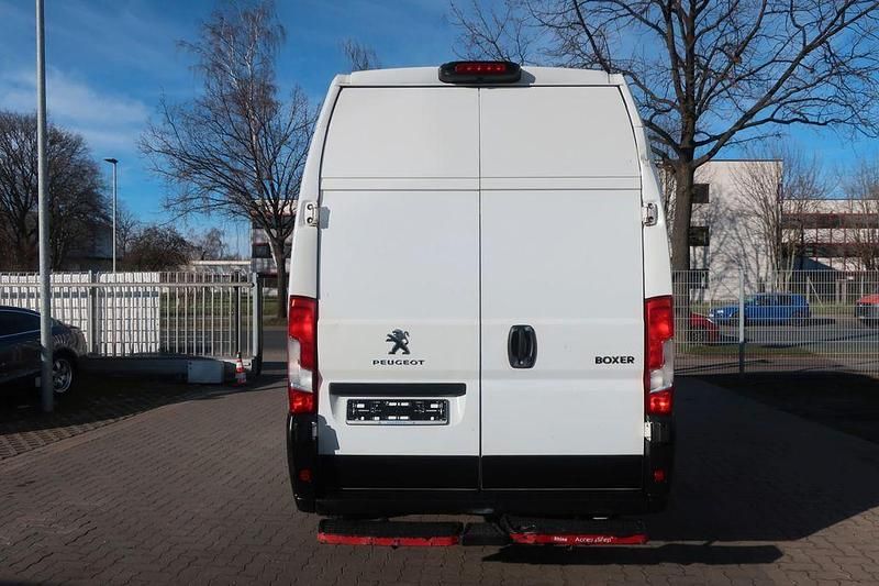 Gebraucht Peugeot Boxer Premium 140 PS (102 kW) 2022 Weiß Van