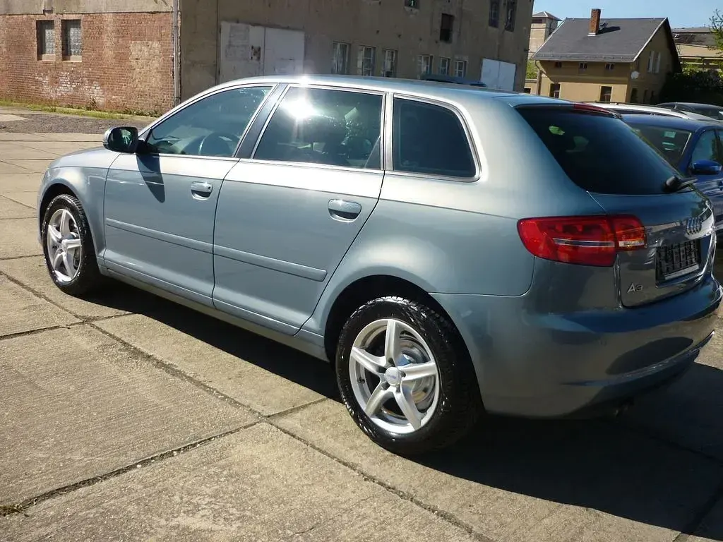 Occasion Audi A3 Ambition 105 ch (77 kW) 2012 Bleue Citadine