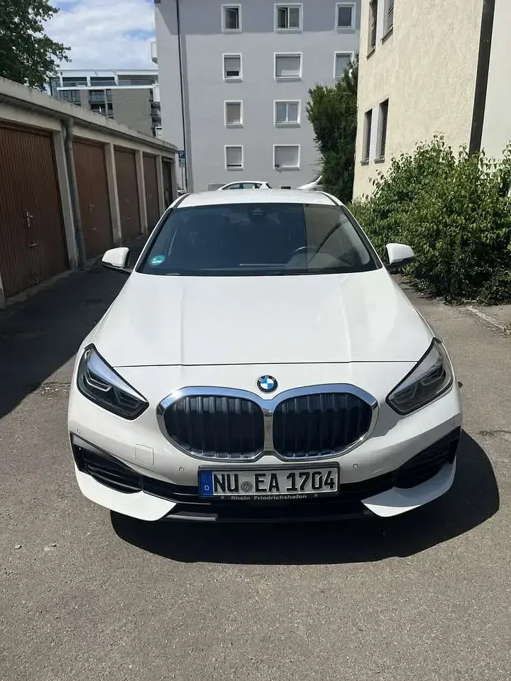 Gebraucht BMW 118 Advantage 150 PS (110 kW) 2023 Weiß Limousine