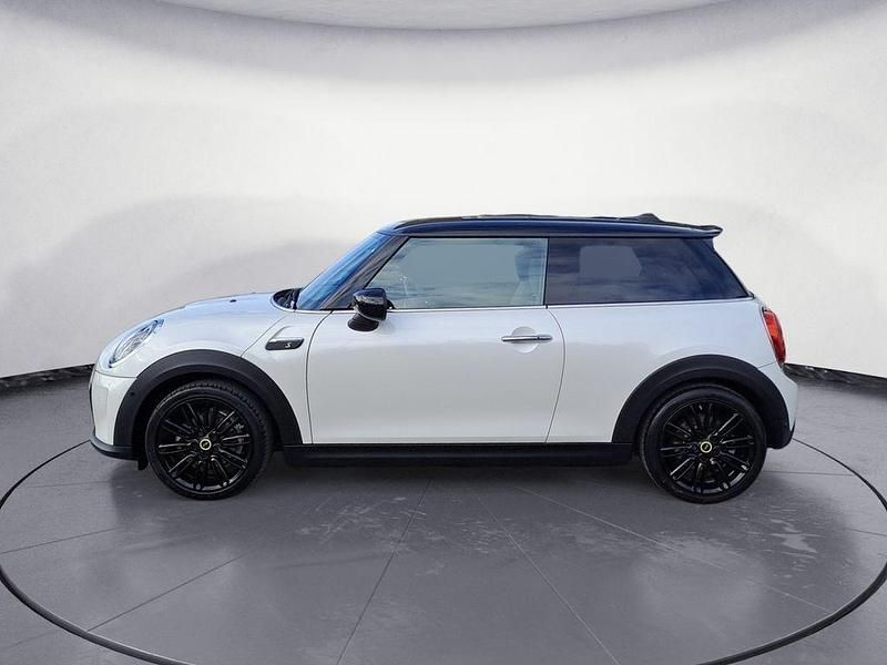 Gebraucht Mini Cooper SE Classic 135 kW (184 PS) 2023 Weiß Kleinwagen