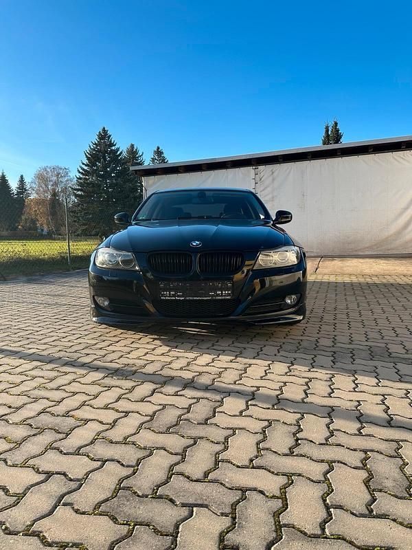 Używany BMW 318 143 KM (105 kW) 2008 Czarny Sedan/Limuzyna