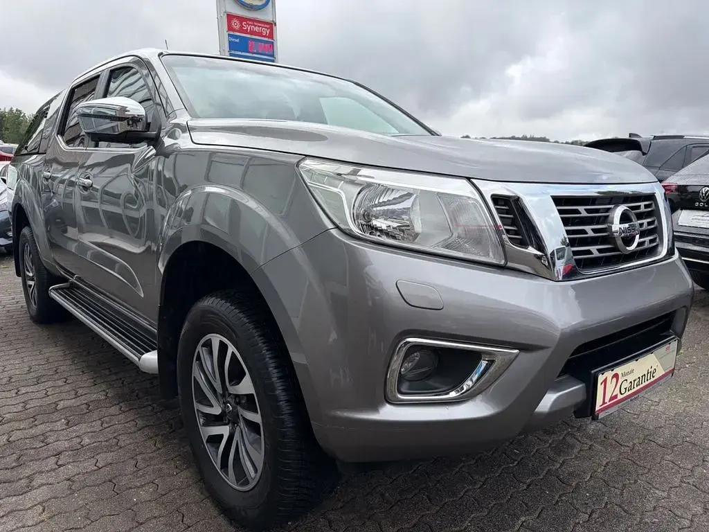 Gebraucht Nissan Navara 360º 190 PS (139 kW) 2016 Precision grey (m) Pickup