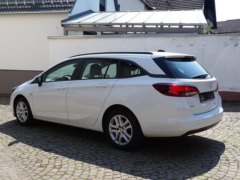 Gebraucht Opel Astra 105 PS (77 kW) 2021 Weiß Kombi