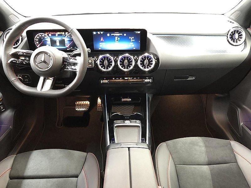 Gebraucht Mercedes GLA220 190 PS (139 kW) 2024 Metalliclack kosmosschwarz SUV