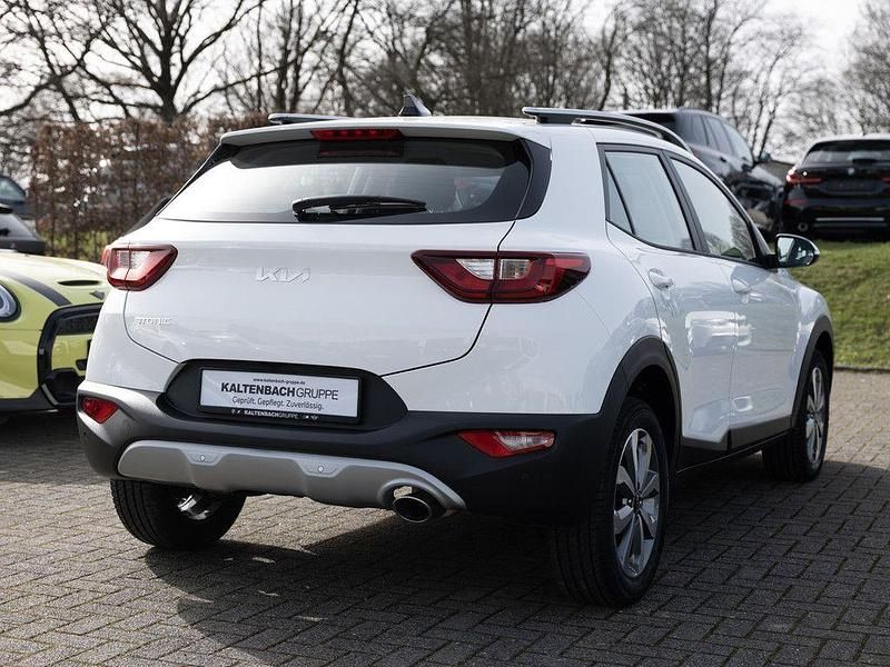 Gebraucht Kia Stonic Vision 101 PS (74 kW) 2023 Weiß SUV