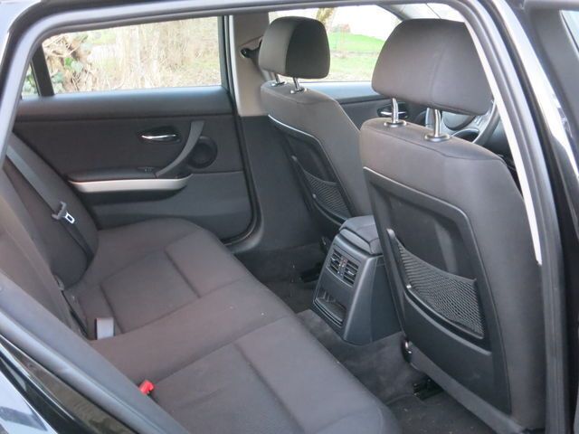 Second-hand BMW 320 250 CP (183 kW) 2012 Negru Break