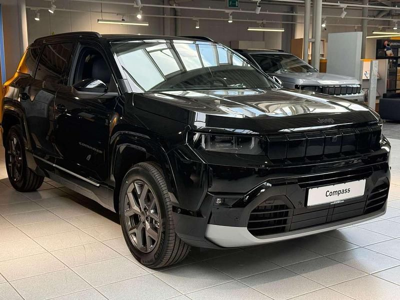 Neu Jeep Compass 145 PS (106 kW) 2026 Vulcano schwarz SUV