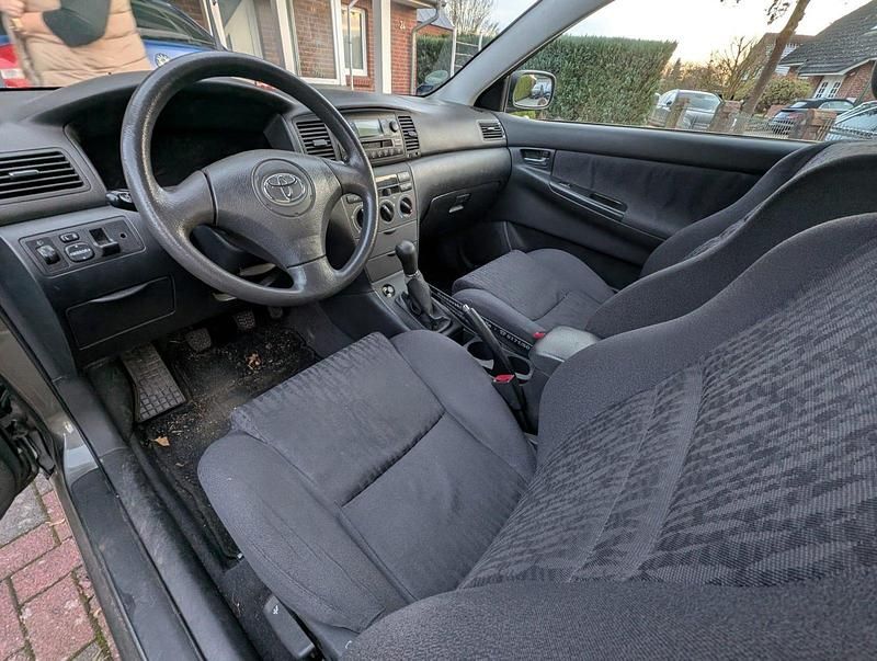 Gebraucht Toyota Corolla 97 PS (71 kW) 2002 Grau Kleinwagen