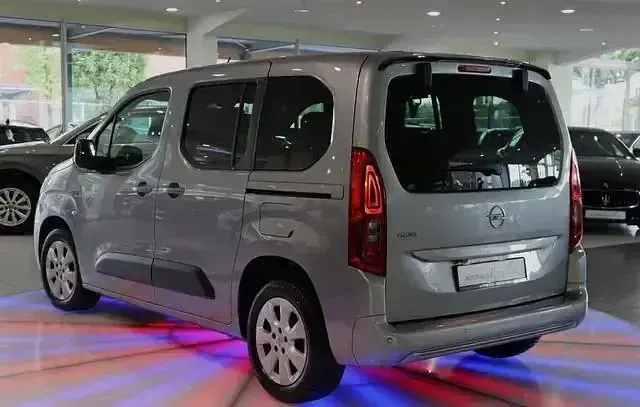Gebraucht Opel Combo Life Elegance 131 PS (96 kW) 2022 Quartz/artense grey Van / Kleinbus
