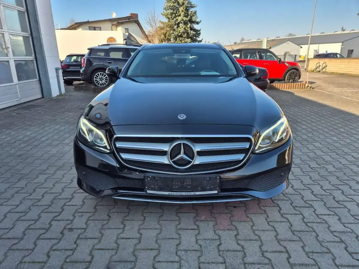 Gebraucht Mercedes E400 340 PS (250 kW) 2018 Schwarz/baltic black Kombi