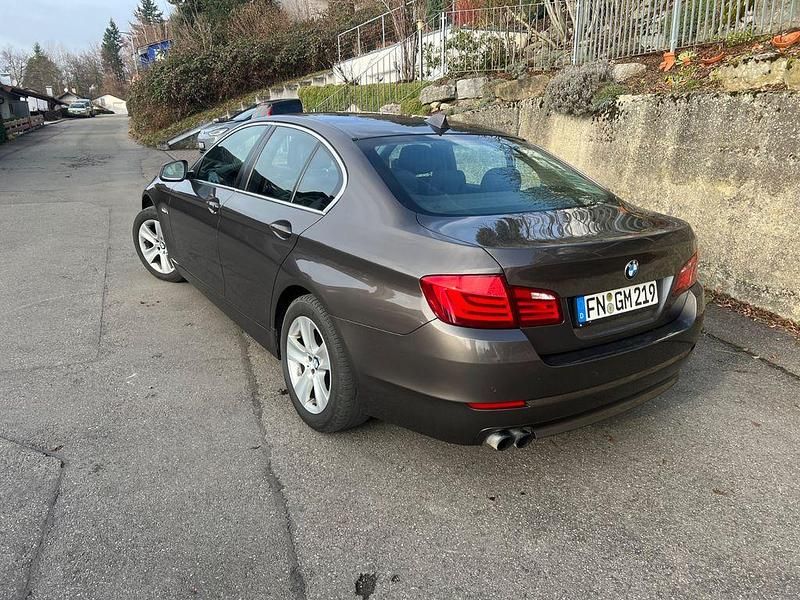 Usata BMW 520 184 CV (135 kW) 2013 Marrone Berlina