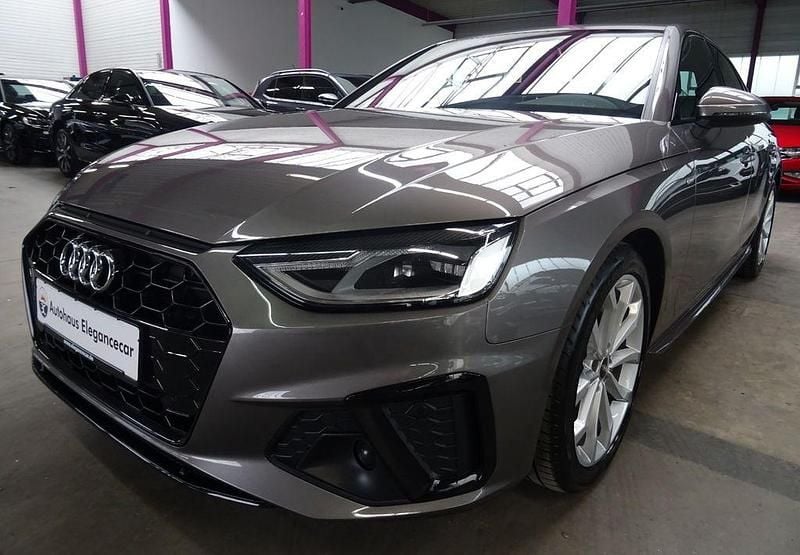 Grau Gebraucht 2022 Audi A4 S-Line Limousine | 27.849 € (Superpreis) - Bild 1/4