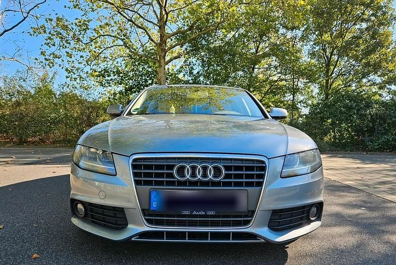 Gebraucht Audi A4 2010 Grau Limousine