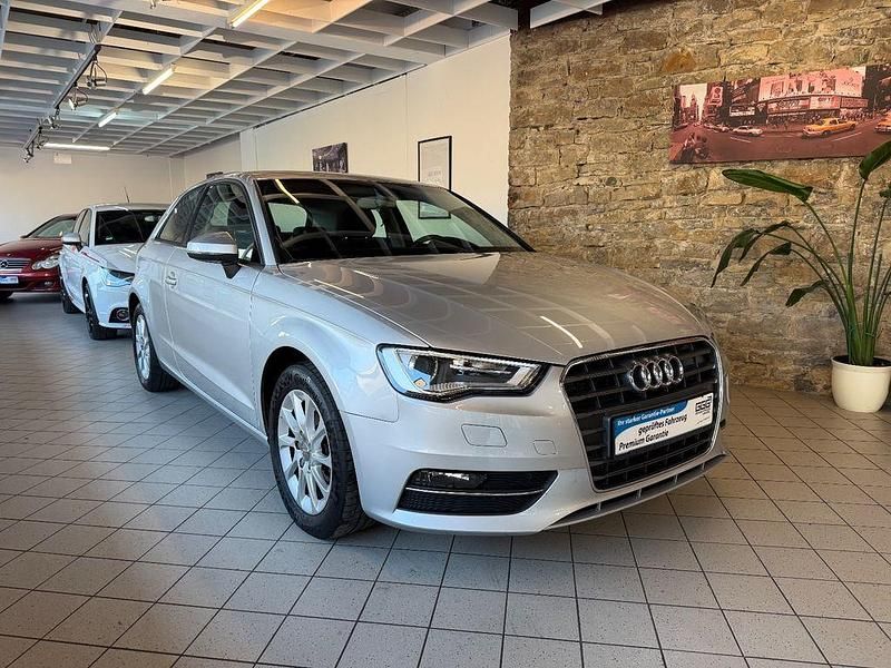 Gebraucht Audi A3 Attraction 122 PS (89 kW) 2014 Silber Kleinwagen