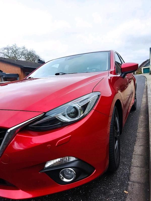 Gebraucht Mazda 3 Inclusive 150 PS (110 kW) 2014 Rot Limousine